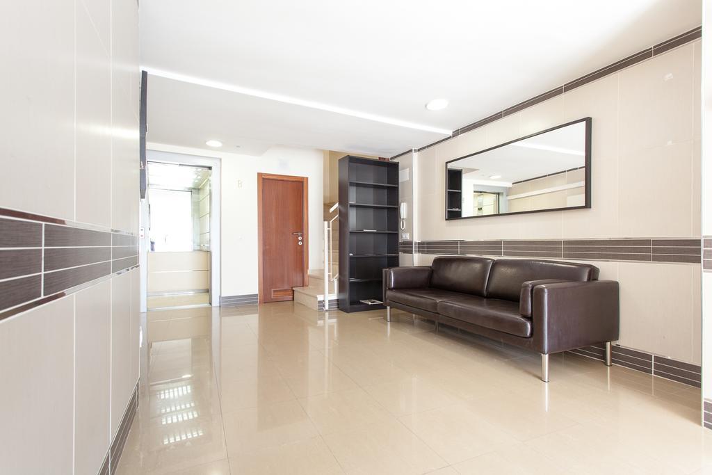 Apartamentos Edificio Constitucion เซบีญา ภายนอก รูปภาพ
