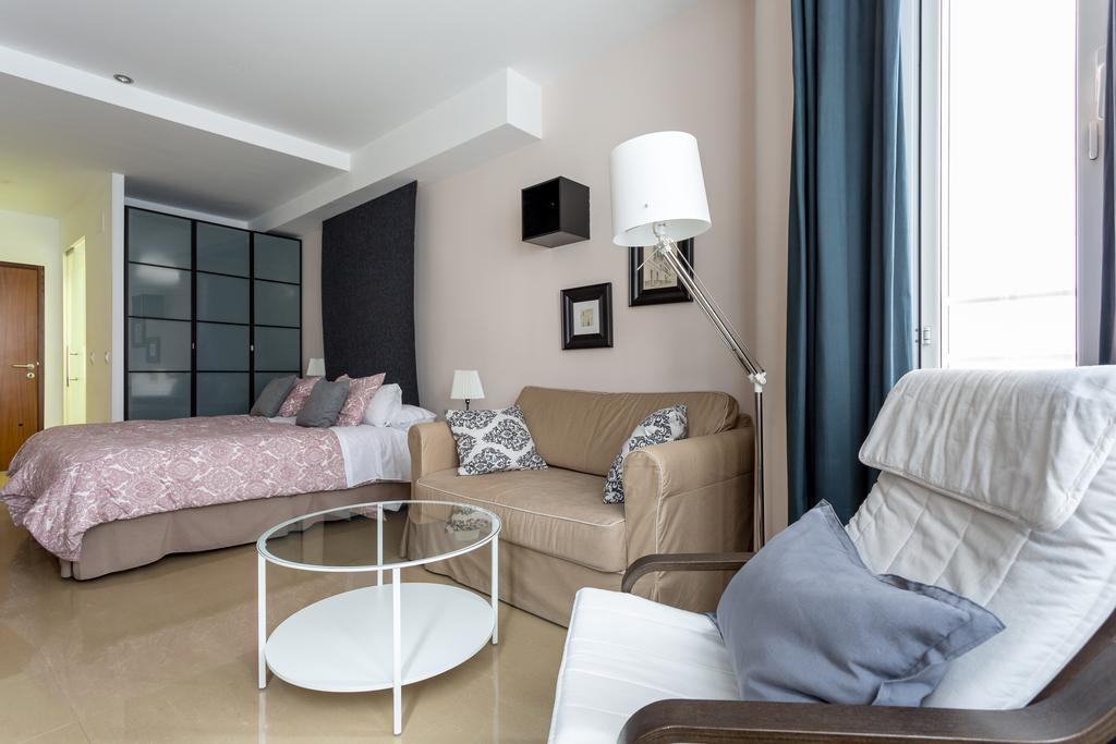 Apartamentos Edificio Constitucion เซบีญา ภายนอก รูปภาพ