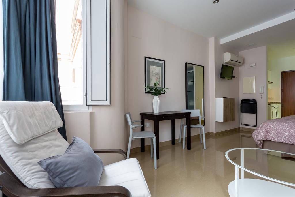 Apartamentos Edificio Constitucion เซบีญา ภายนอก รูปภาพ