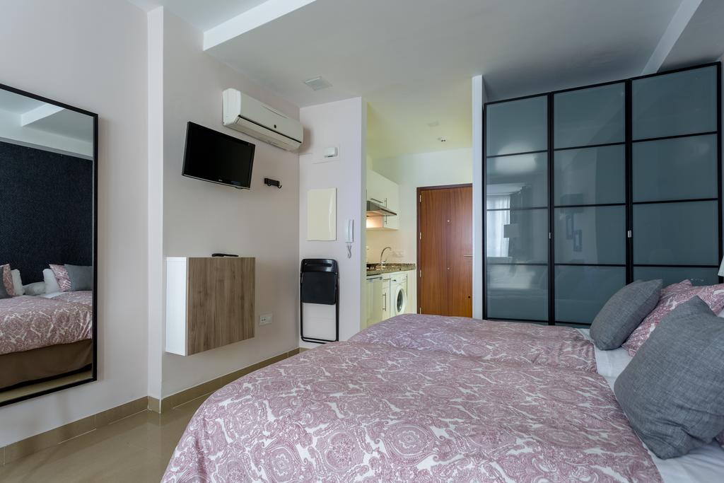 Apartamentos Edificio Constitucion เซบีญา ภายนอก รูปภาพ