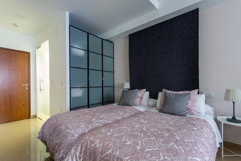 Apartamentos Edificio Constitucion เซบีญา ภายนอก รูปภาพ